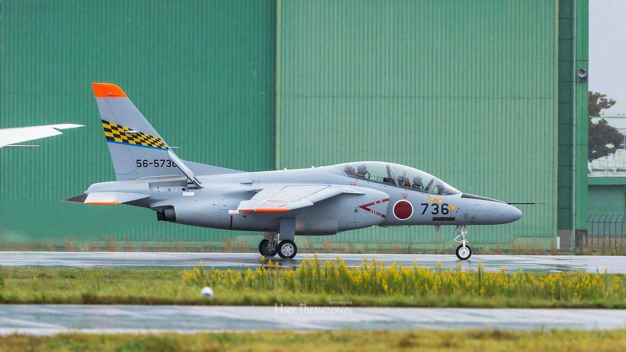 地空对决川崎六眼魔神vs川崎t4教练机