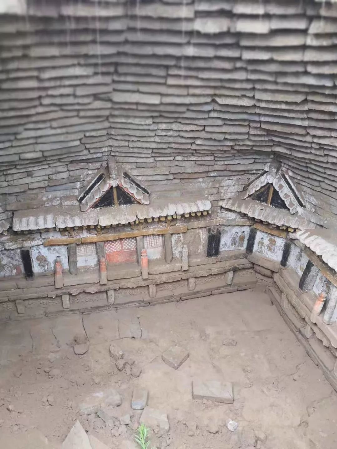 古墓葬7月3日岷县邻县发现古墓葬市县文物部门已派专家对该古墓葬抢救