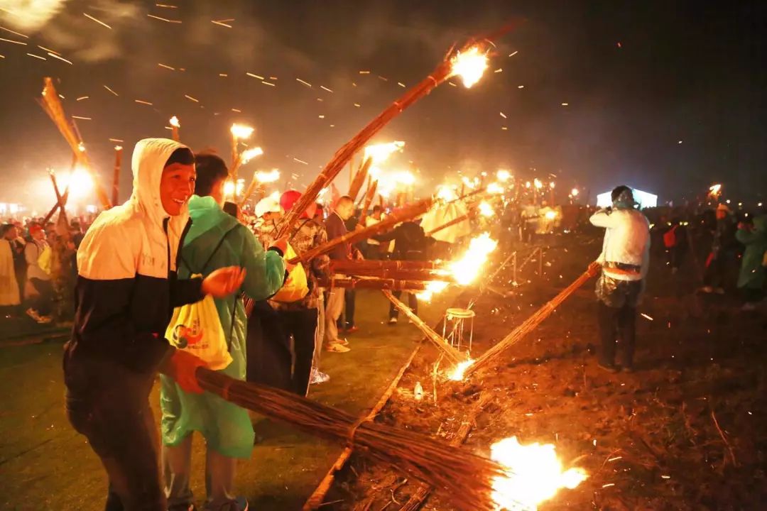 清凉夏日61燃情火把2019中国西昌61凉山彝族火把节7月26日至28日