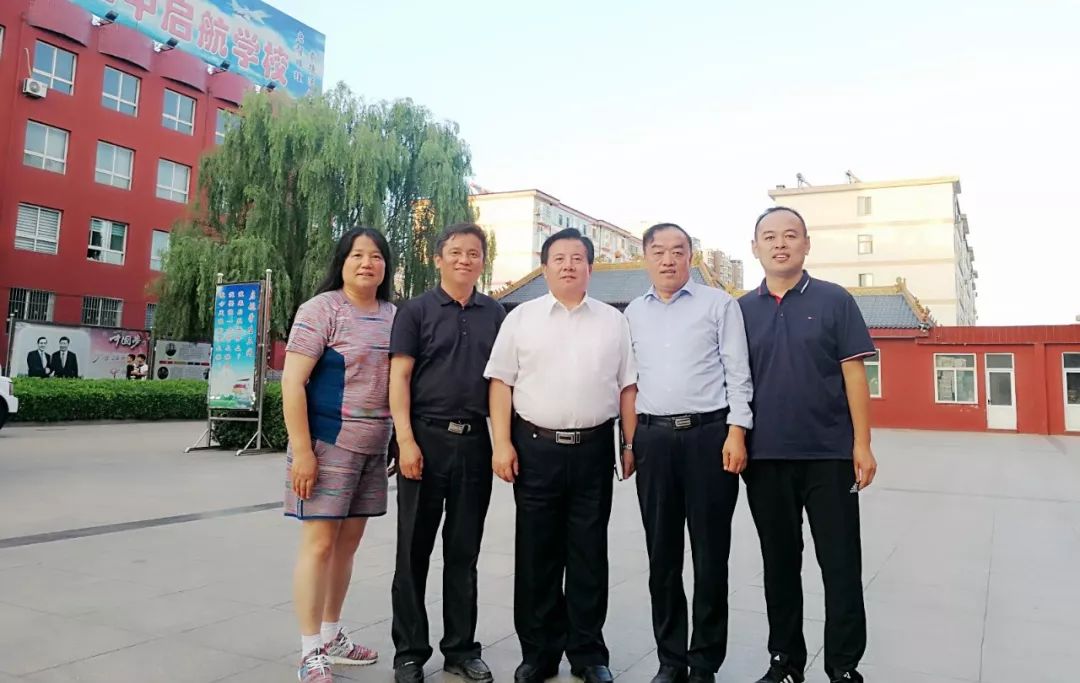 姜源校长对邢如瑞董事长的办学情怀和教育强国梦表示敬佩,对启航办学