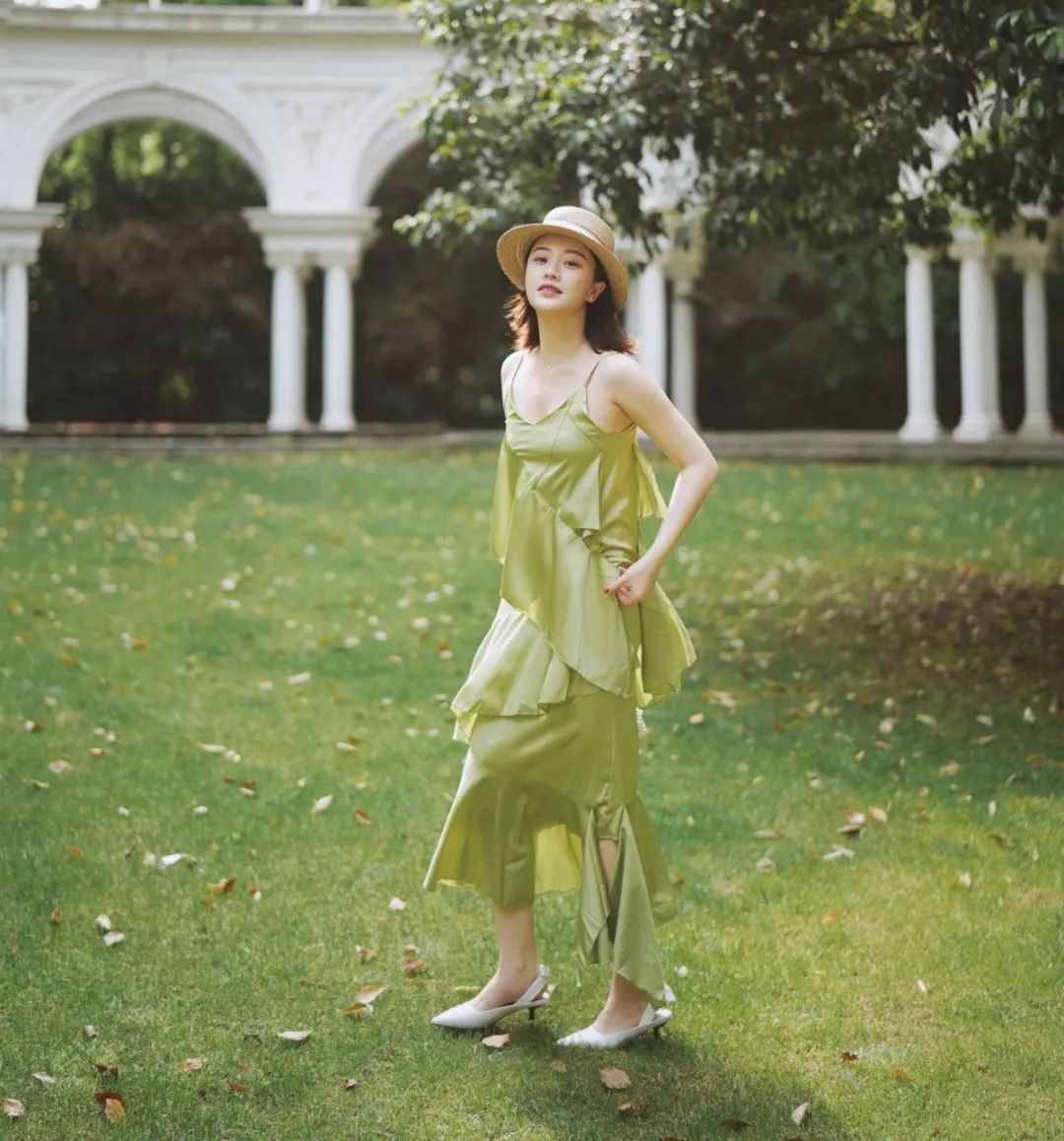 今夏,牛油果色凭什么这么火?