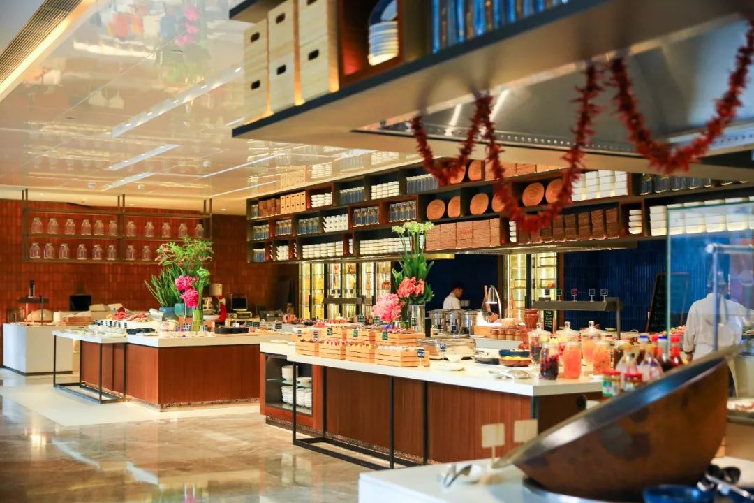 上海虹桥这家自助餐厅248元就可以实现小龙虾榴莲自由