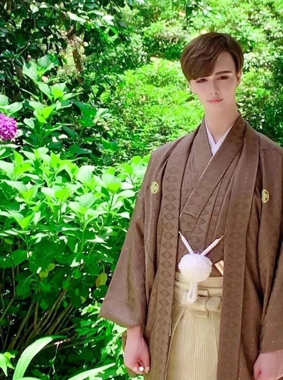 坚称没有整容,日本星二代只靠化妆变混血颜_matt