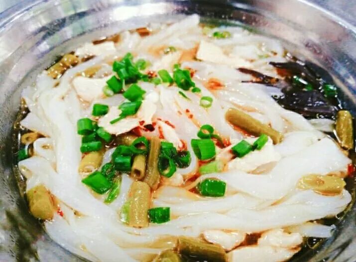 叮~欢迎收看最新一期的《早餐玉师》