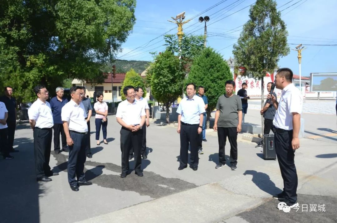 7月2日,县委书记杨春权带队到蒲县进行考察学习.