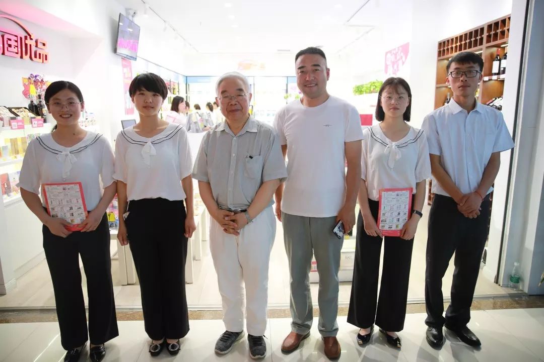 镇原平泉中学组织学生赴郑州勤工俭学,深受家长学生赞扬