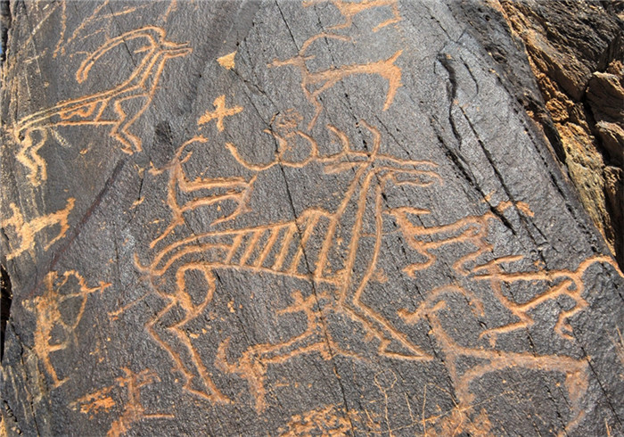 阴山岩画是雕凿在阴山山脉岩石上的图像,分布地域广泛,主要集中在内蒙