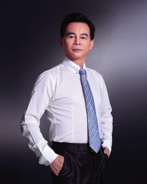 高中辍学卖冰棍起家,曾打800万欠条,今身价过亿外号"快刀手"_李兴浩