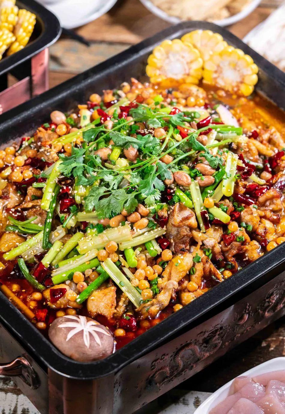 教室里烤鱼吃蛙,10 种口味开涮,约上同桌才能吃