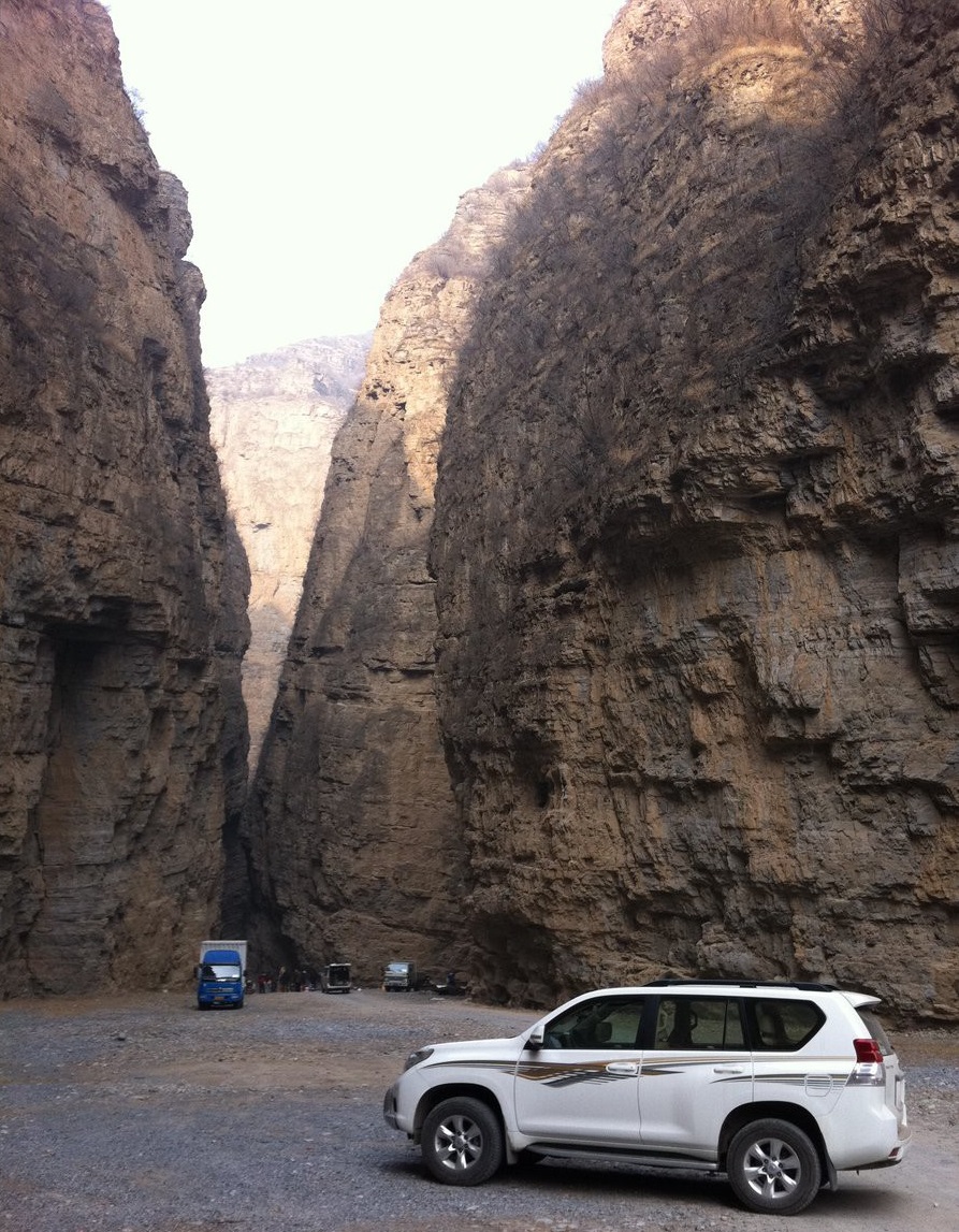 新改装的普拉多2700雪地山路开了开这动力效果还挺强