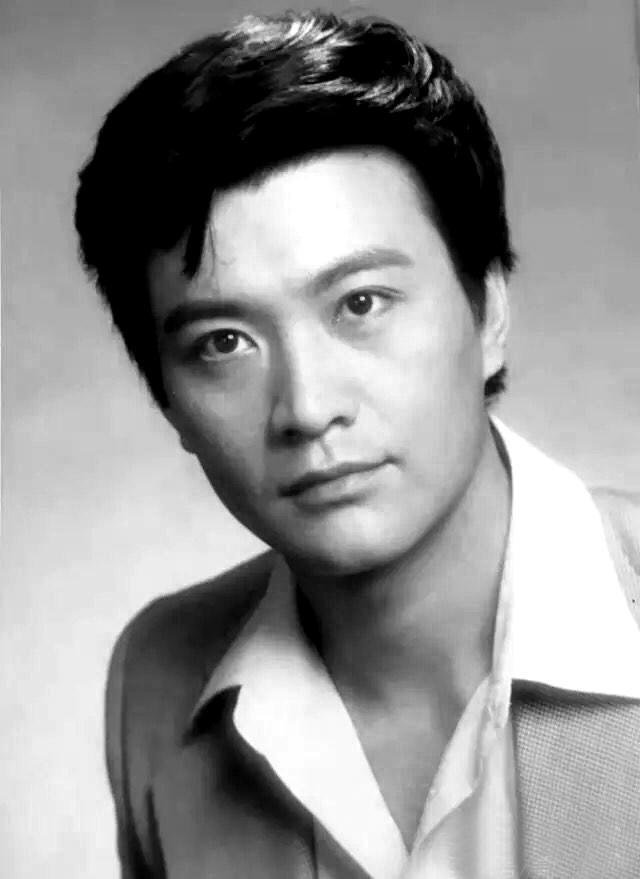 老照片北京电影学院78级明星班周里京张铁林和他们的老同学