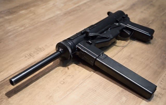 全球4大奇葩枪械:第1被称注油枪第4鹿枪最怪异,越南造