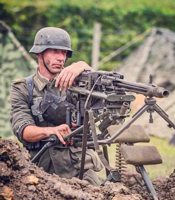 二战精彩照片苏军女兵王德国单兵及工作中的美国女工