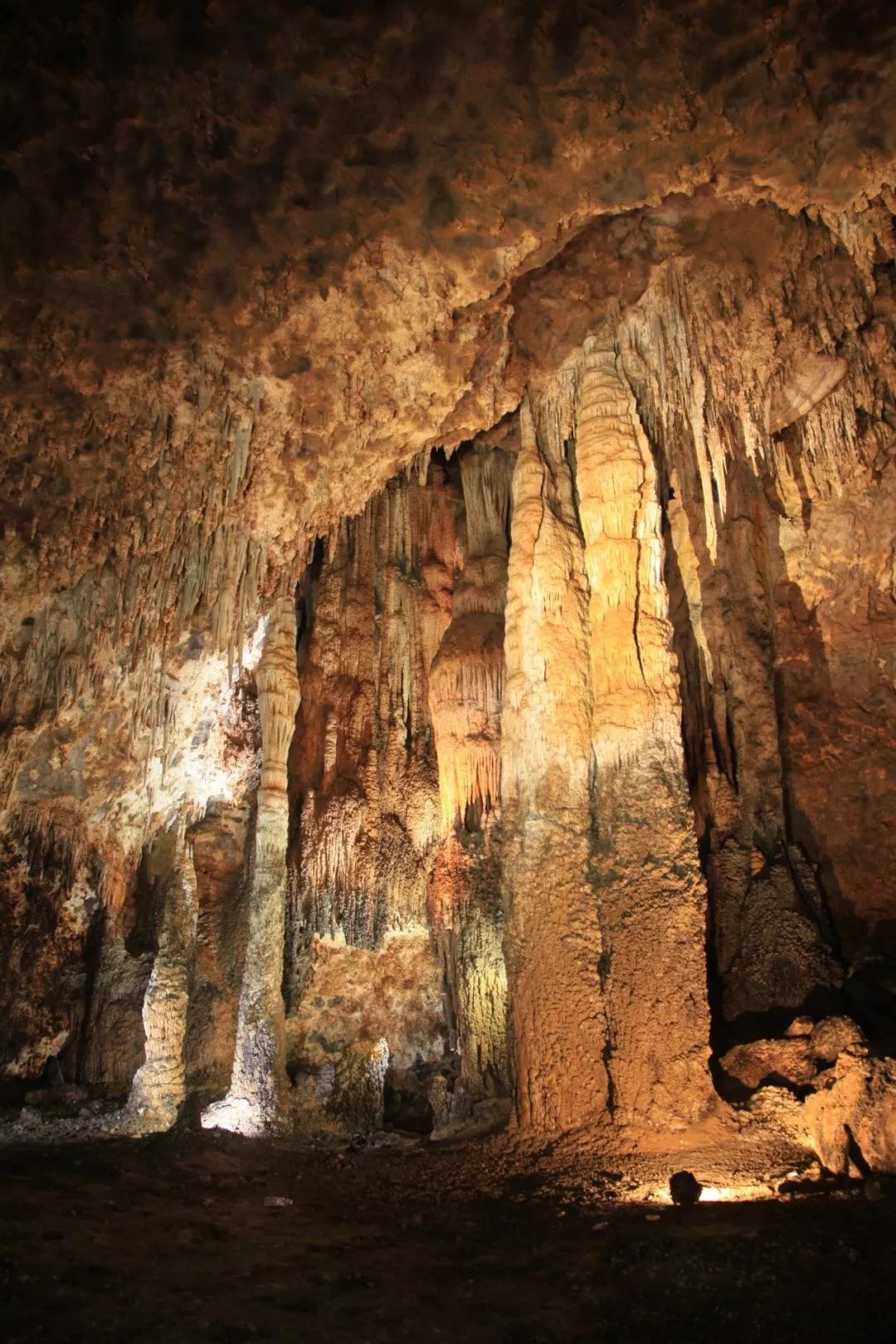 隐秘的"佛界"—彭水红岩洞