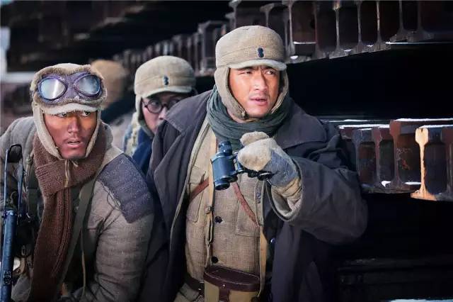 1947年冬,为了从土匪手中夺取控制东北九岭上万先遣军的分布图,东北