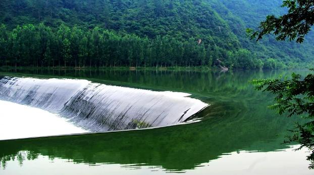 南陽淅川縣唯一值得去的景點瀑布成群綠樹成蔭堪稱仙境