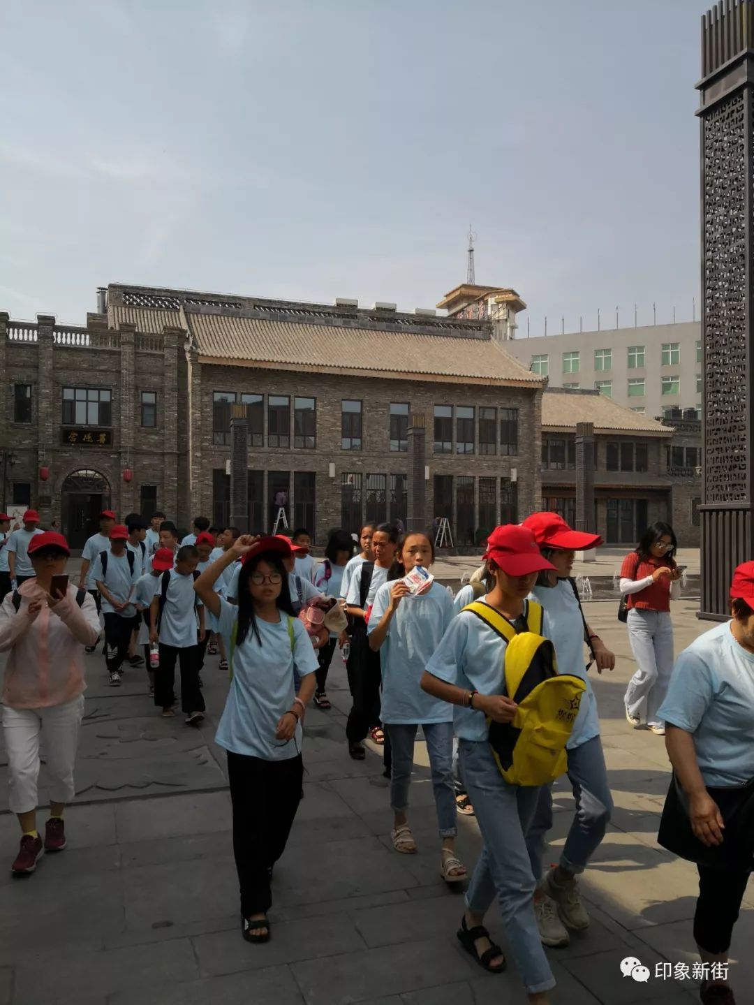 新街分享少林慈幼院孩子们新街留影