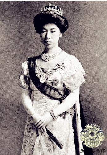一组日本皇后老照片美智子年轻时很漂亮气质优雅迷人