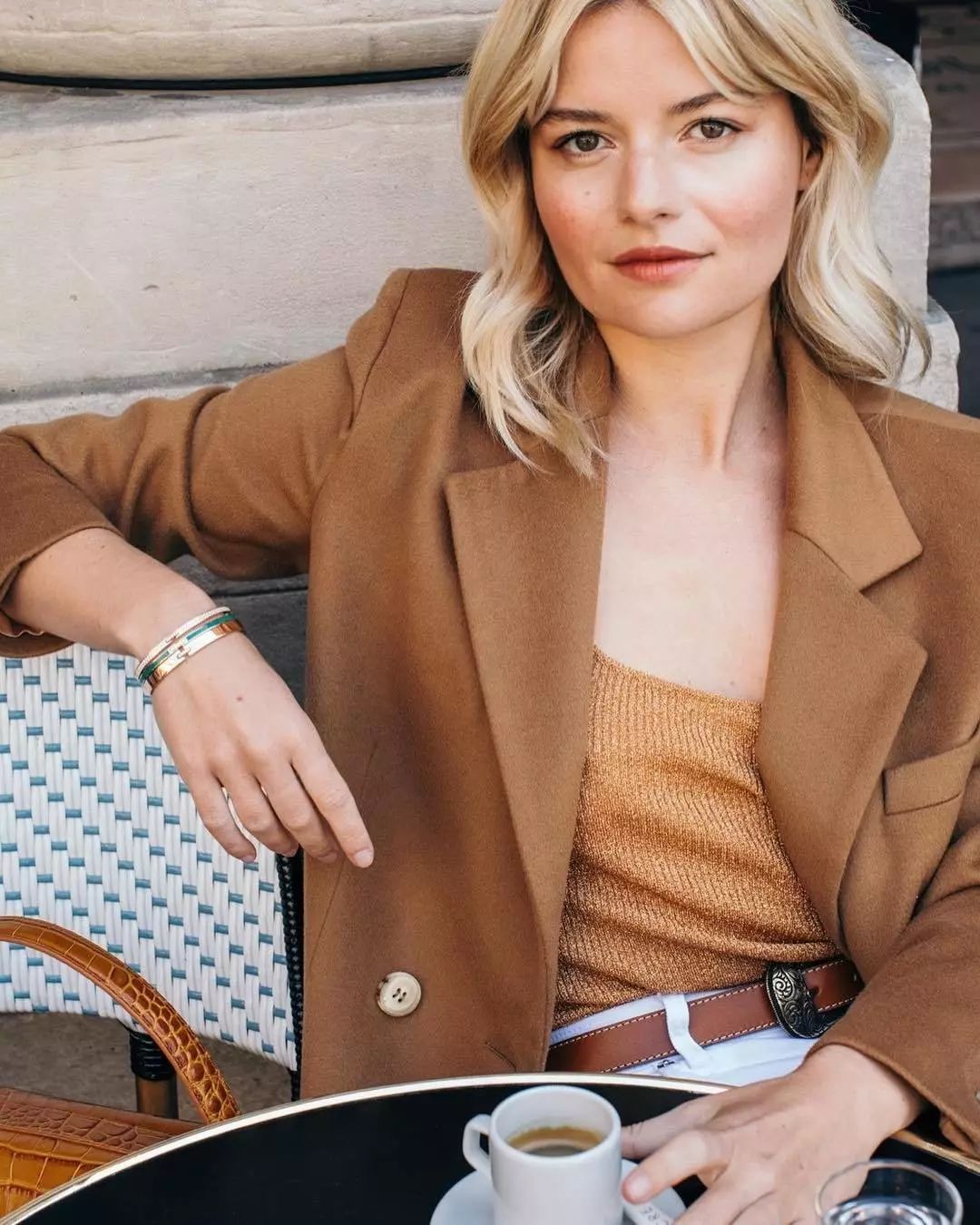 博主sabinasocol时髦不受限肉感女孩的舒适型法式穿搭法则