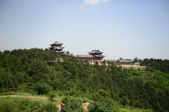 4,龍王廟龍王廟始建於明朝中後期,是烏金山國家森林公園規模最大的一