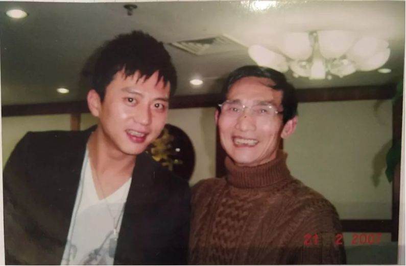 邓学东:演而优则导并不适合每一个明星,因为毕竟是两个专业.