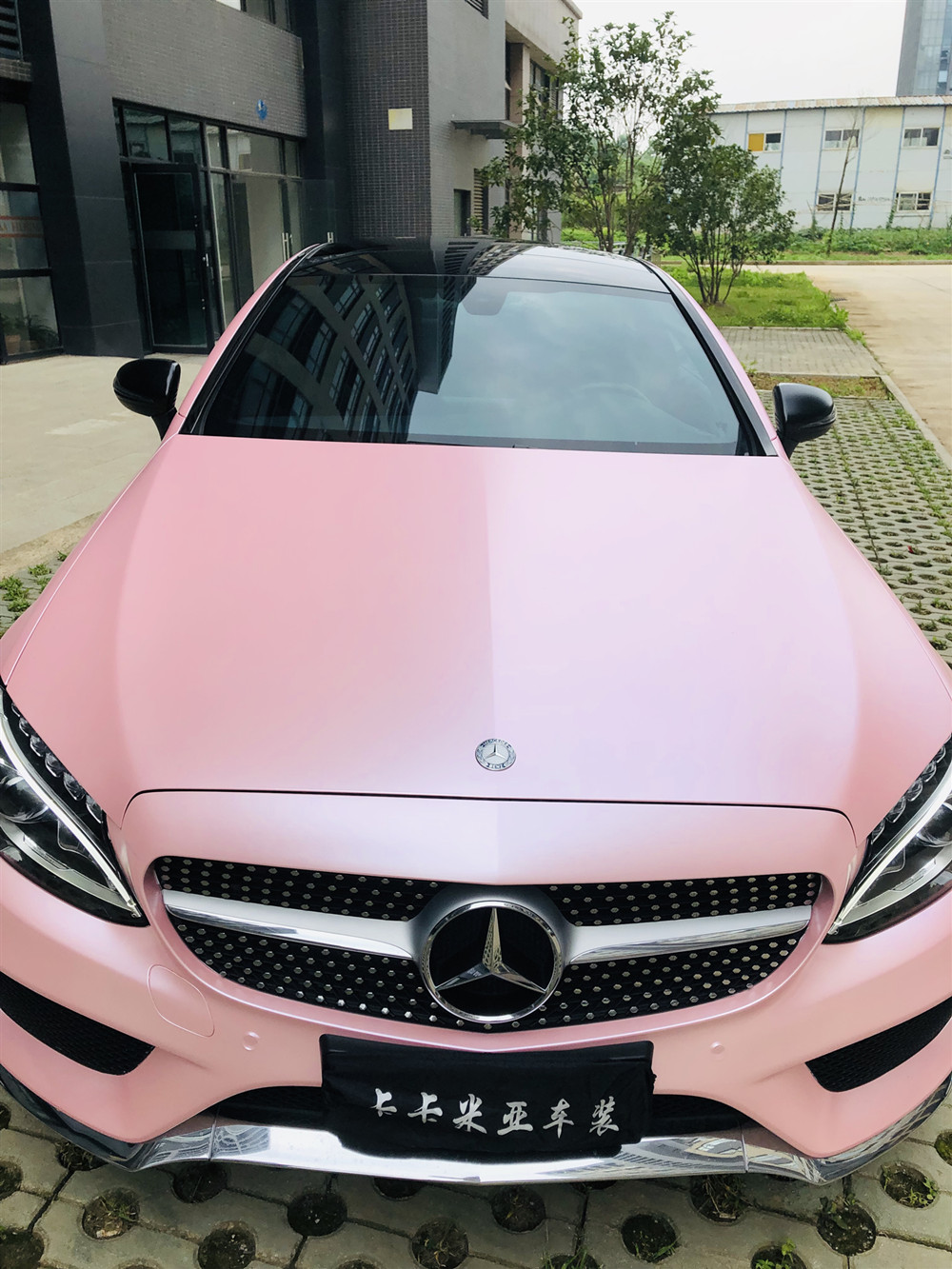 颜值控奔驰c200coupe的浪漫柔情电光樱花粉
