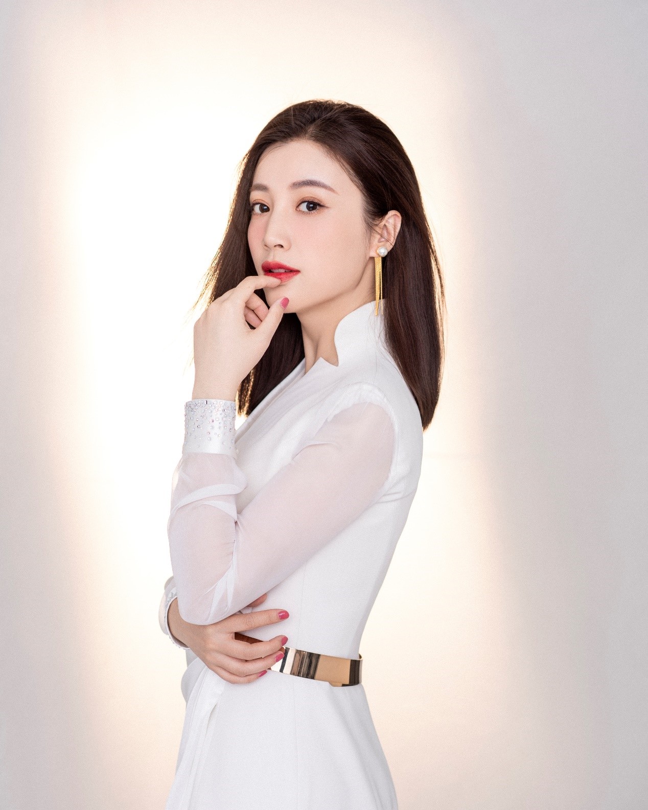 青年歌手吴娅菲 为音乐梦想绽放追寻的芬芳