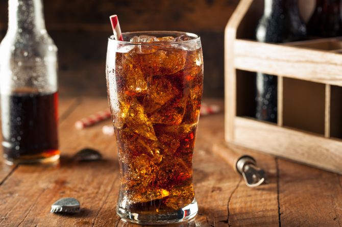 一瓶冰可乐下肚,食管裂了!夏天这样做太危险了!