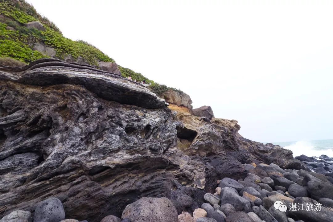 排列的梯田这些千姿百态的自然遗产更加让人惊喜在海边硇洲岛层峦叠嶂