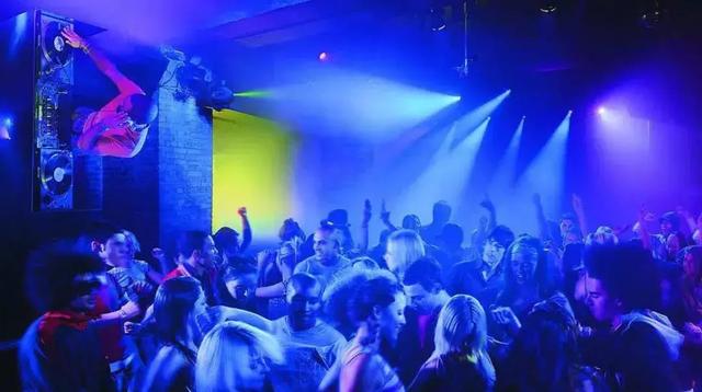 天津最潮的老门口儿夜市7月6日惊艳启幕里士满老郝李亮节陪你喝酒撸串