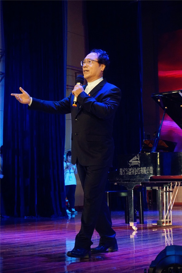 贾双飞师生庆七一迎国庆音乐会在广西教育学院唱响