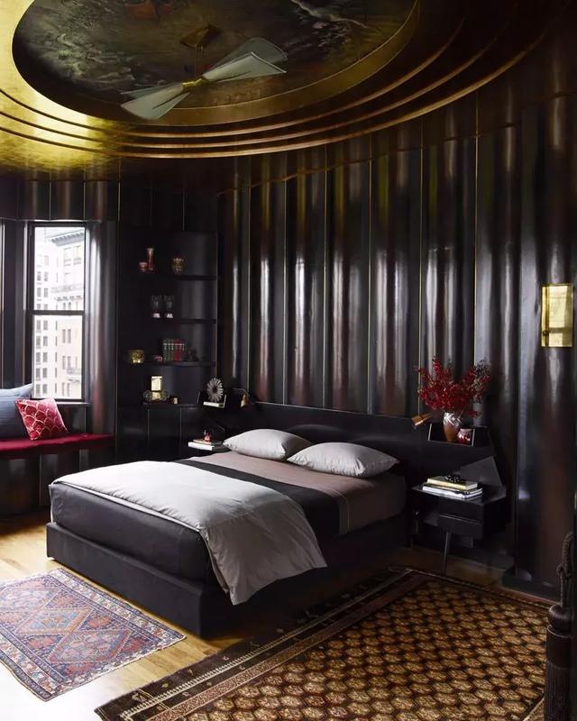 极致黑金配色穿越时光之门现代戏剧的华丽演绎