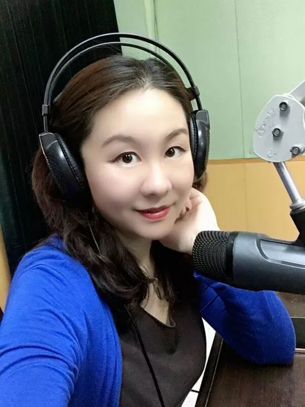 《一路乐呵呵》一档纯互动直播节目,百变主播小乐全程与"乐粉"们互动