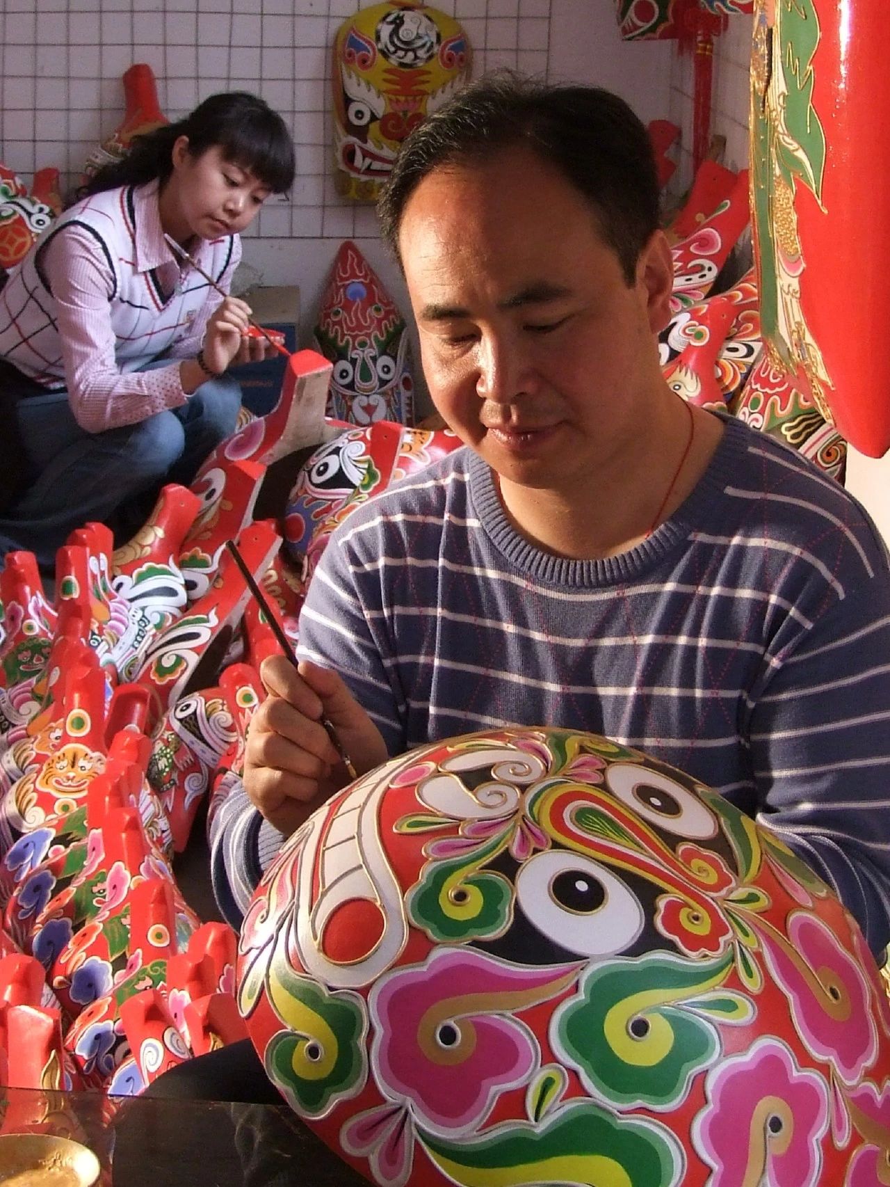 他的社火脸谱火了,竟被卢浮宫博物馆选用_张星