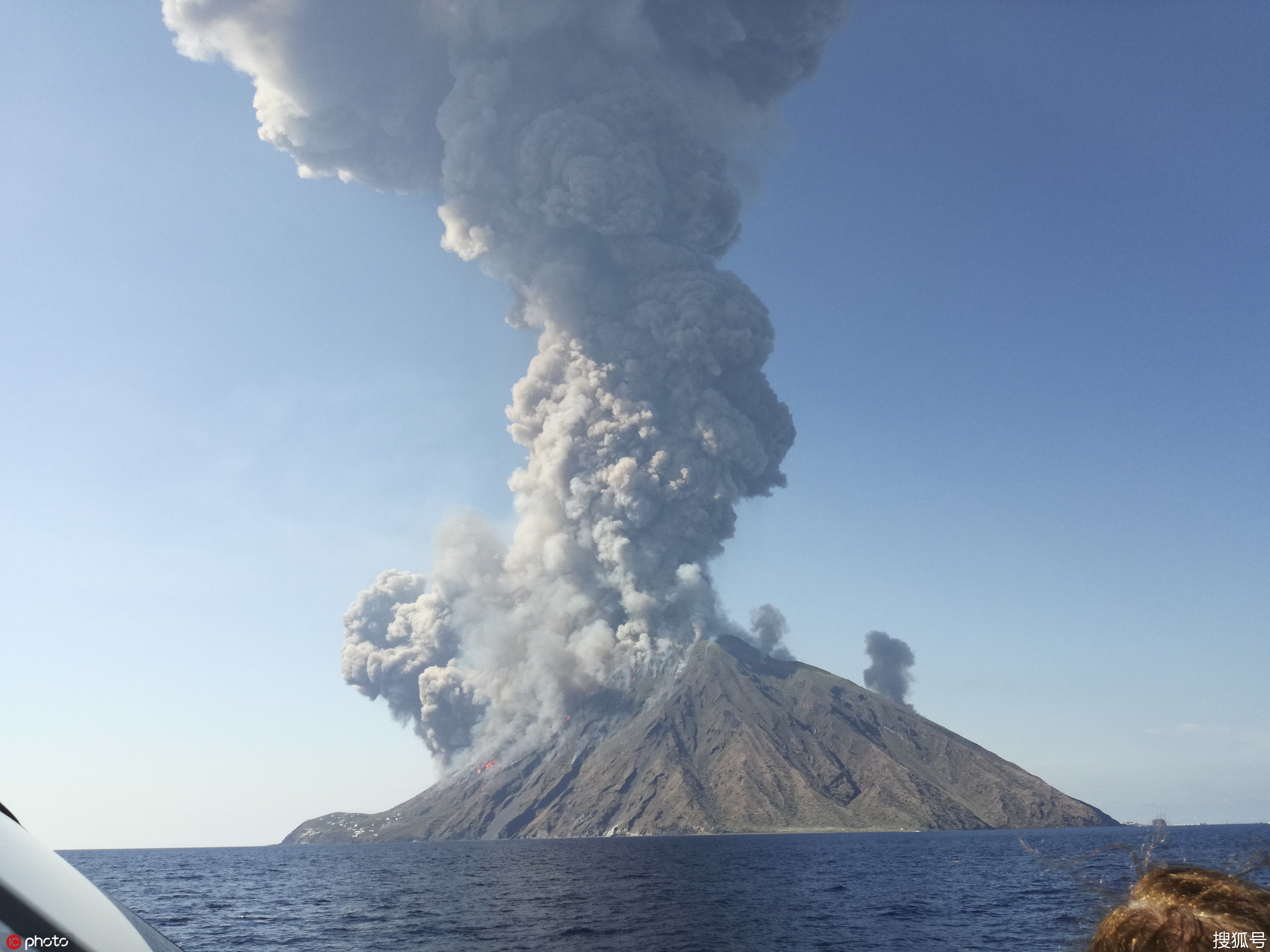 意大利斯特龙博利火山喷发致一死一伤