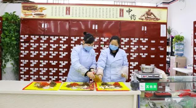 资深老中医王丙南坐诊松鹤堂,开阳老百姓可以免费把脉啦!