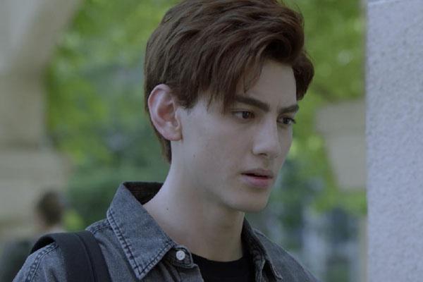 武丹丹甩了史蒂文转头找黄小栋寻安慰还要教训黄小栋女友艾米