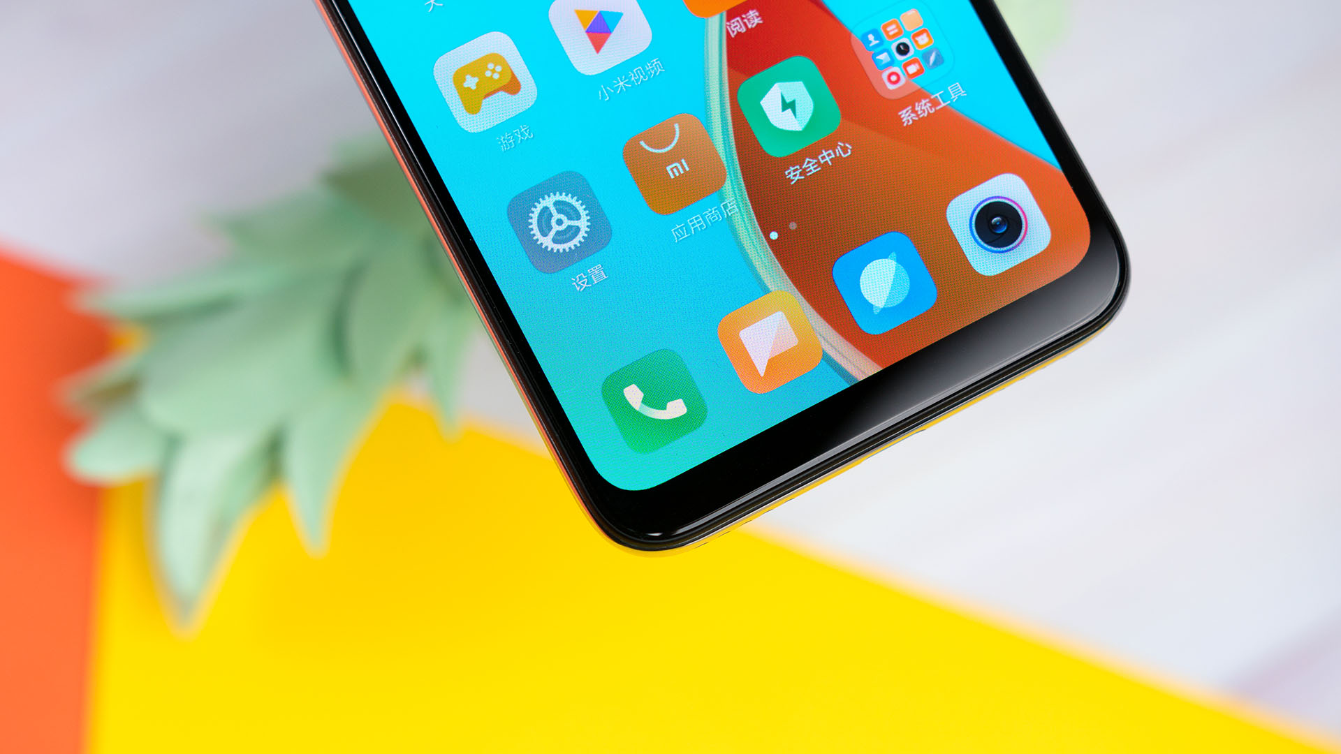 小米cc9e图赏:单手尺寸 轻巧长续航