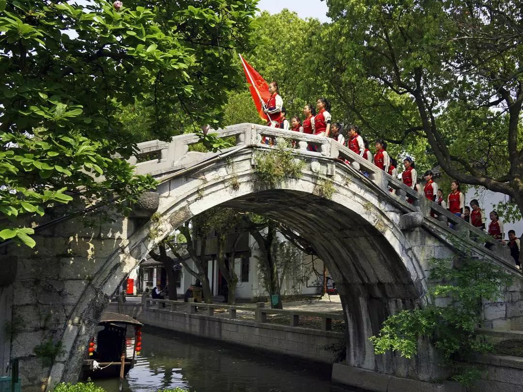 練塘地處滬,浙兩省市交匯處,古鎮歷史遺存和文化底蘊豐富,原汁原味