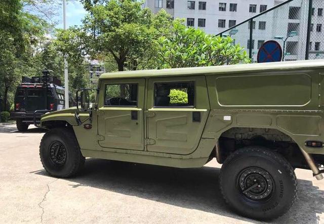 东风猛士6x6民用版图片