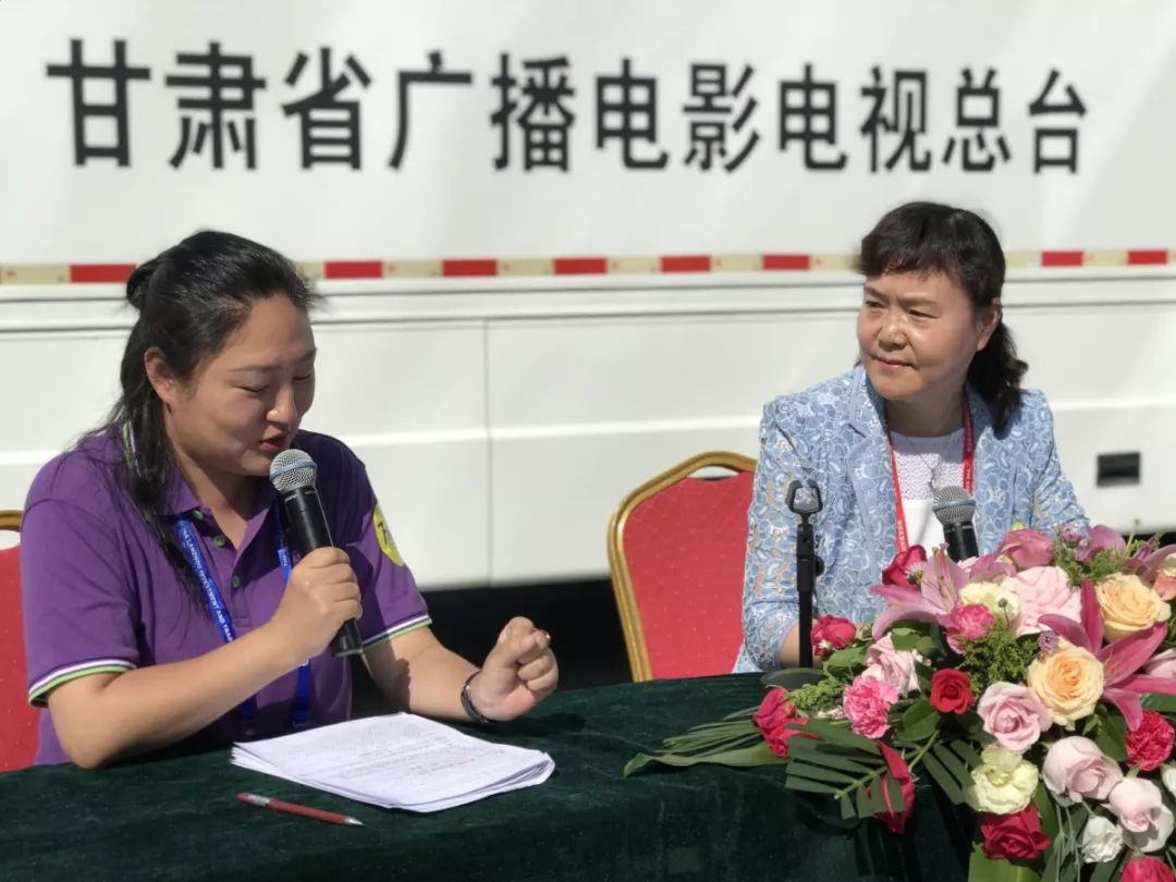 武威市副市长王雁接受福建经济广播主持人专访兰州市副市长马彩云接受