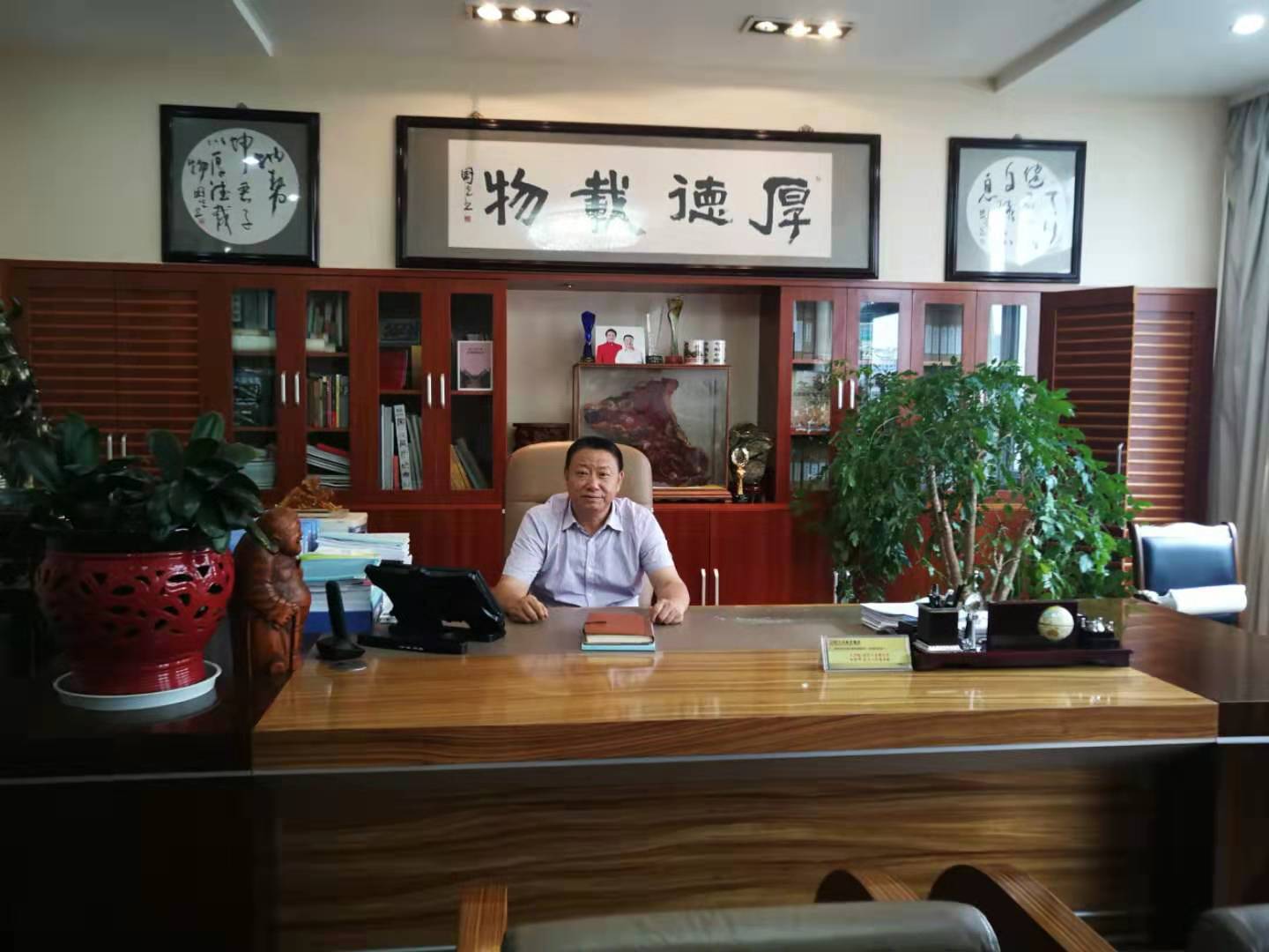 改革开放成就了一个农民的梦想_邓德万