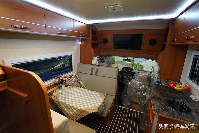 春田瑞通大通v80小额头房车详细解析售价328万元