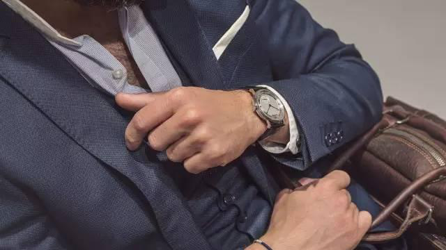 男人怎样才显得成熟稳重你需要这些行头