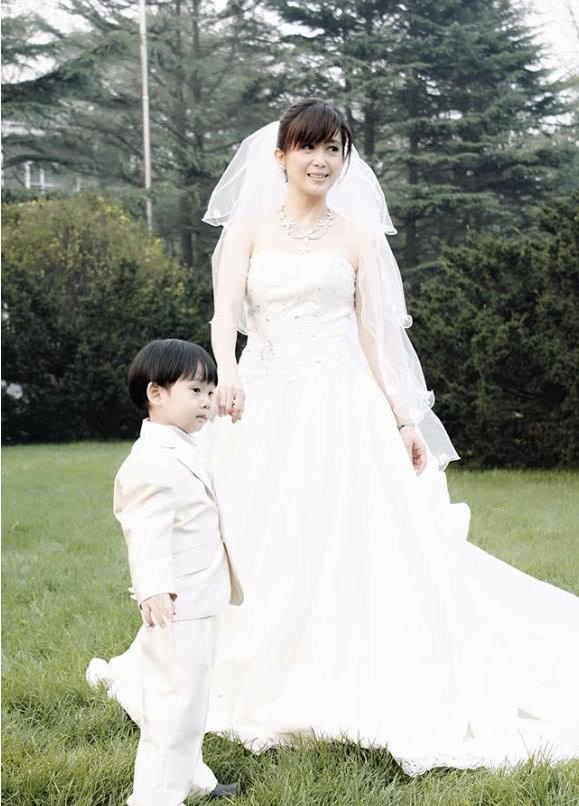 前夫曝光孟庭苇同性恋导致离婚,一代女神的感情之路十分坎坷_张志鹏