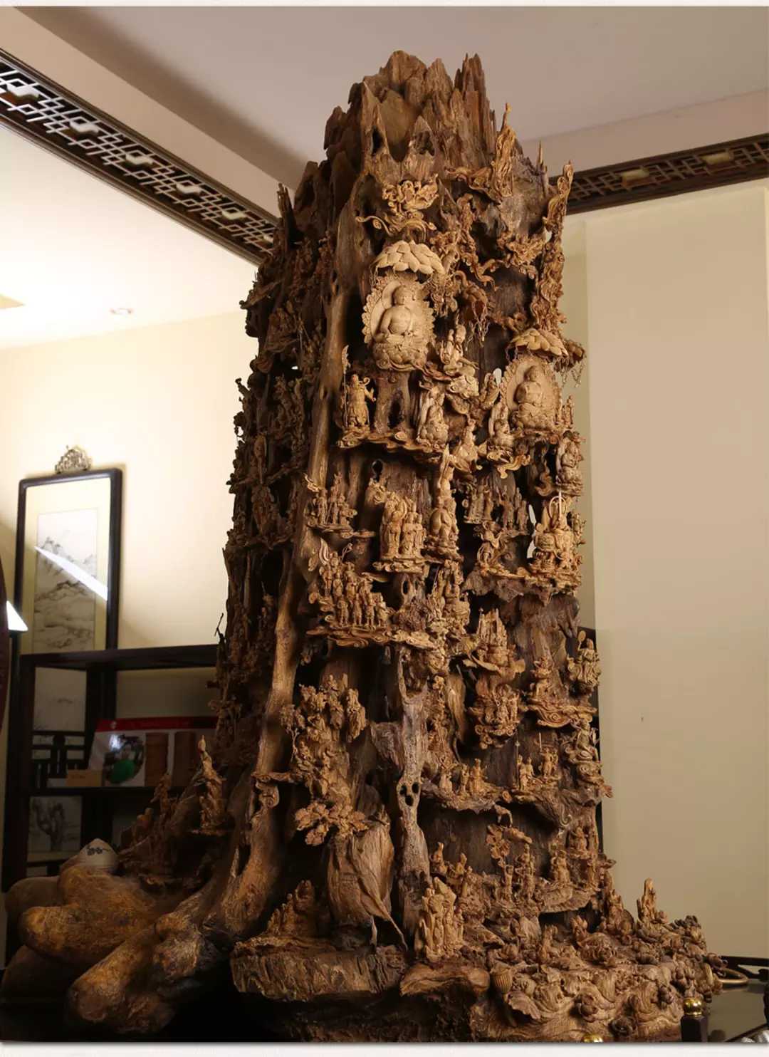 福建省工艺美术大师王启瑞清刀木雕创新意