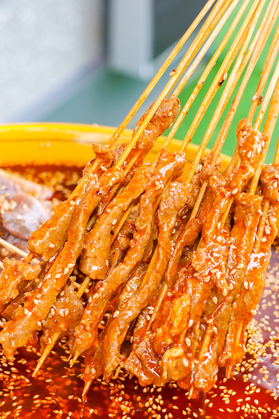 『 为了吃这份钵钵鸡,排队到生气 』——钵钵鸡少了灵魂红油,就像游子