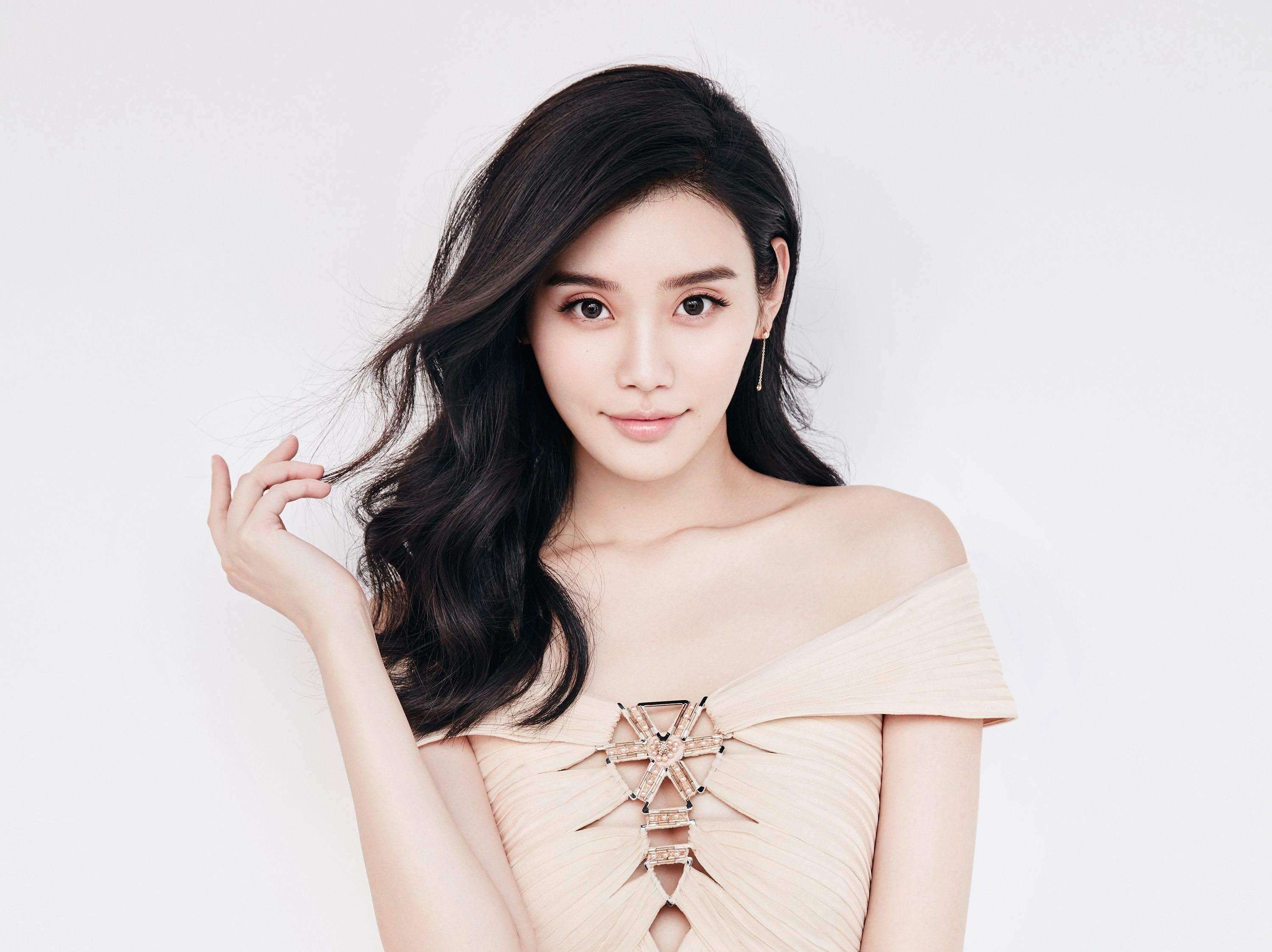 何猷君奚梦瑶大晒结婚照,门不当户不对的婚姻,谁的赢面更大?