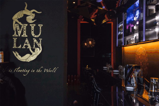 你把我灌醉在街道小巷逼仄狭窄的暗房80层的楼顶天台