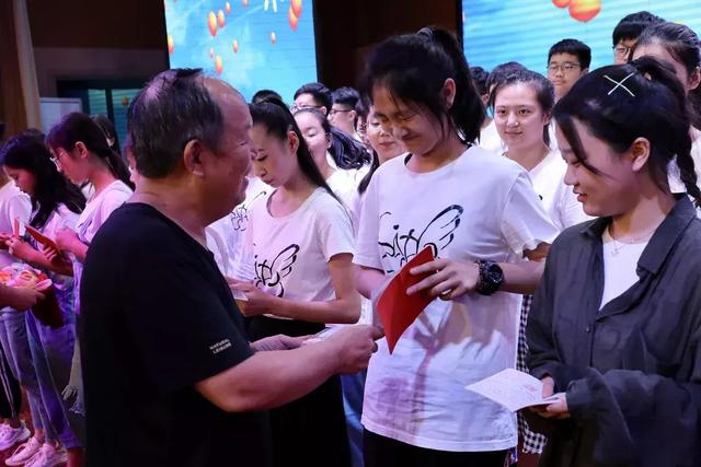 青春不散场前途无限量长葛市求实中学2019届毕业典礼